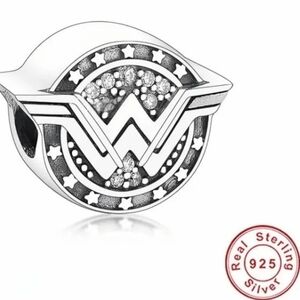 **NEW**DC Wonder Woman Sterling Silver Charm